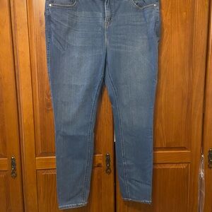 Classic Blue Women's Jeans‎